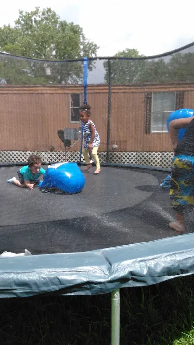 Shady Oaks Estates Mobile Home & RV Park Picture 7