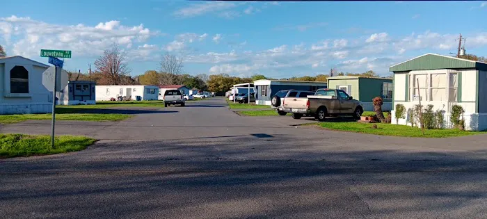 Mes Amis Mobile Home Park Picture 7