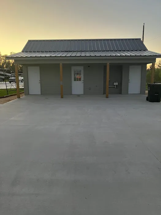 Houma Leisure RV Park Picture 1