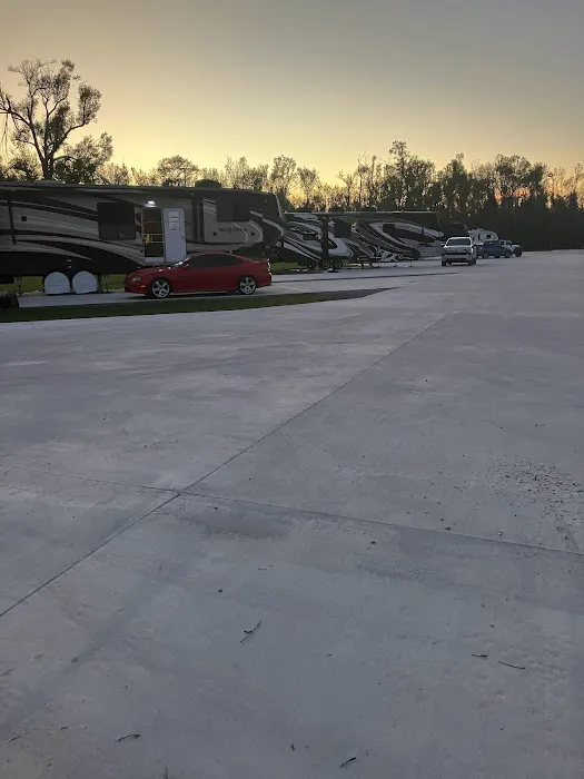 Houma Leisure RV Park Picture 2