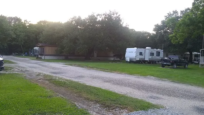 G & R Mobile Park Picture 6