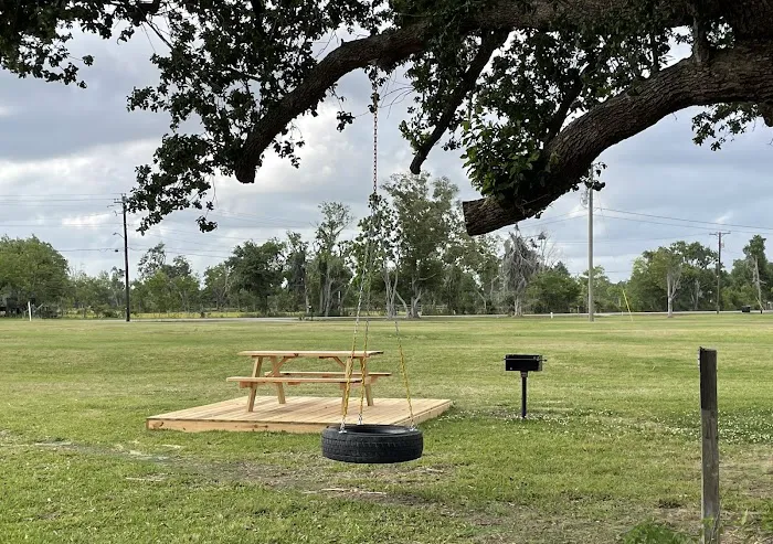 Cast Away RV Park Picture 2