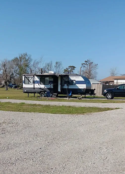 Cast Away RV Park Picture 10