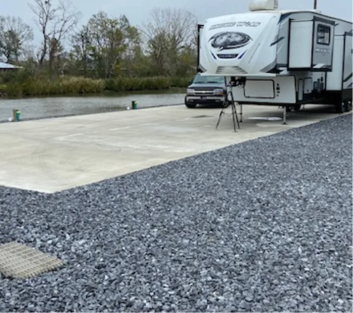 Waterfront RV Park Picture 3