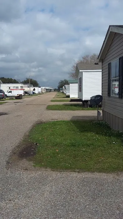 New Horizons Mobile Home Park Picture 1