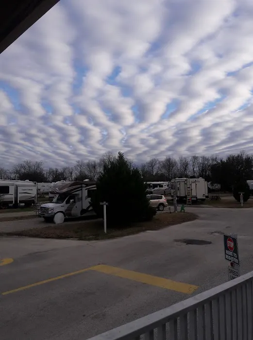 Frog City RV Park Picture 4