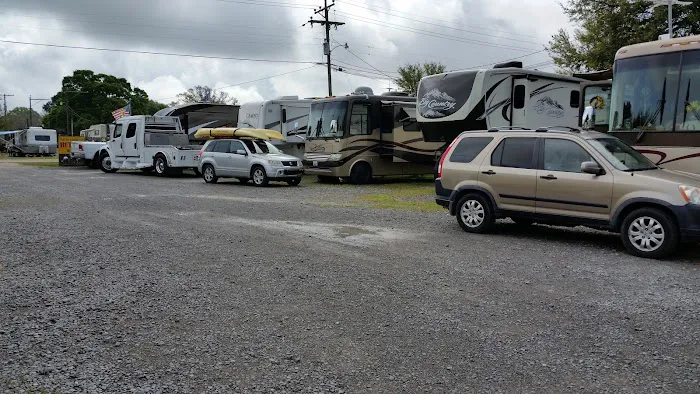 Betty's RV Park Picture 4