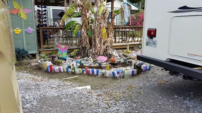 Betty's RV Park Picture 2