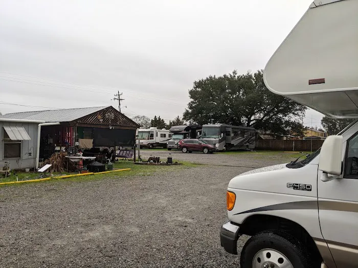 Betty's RV Park Picture 6