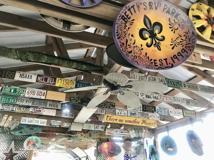 Betty's RV Park Picture 5