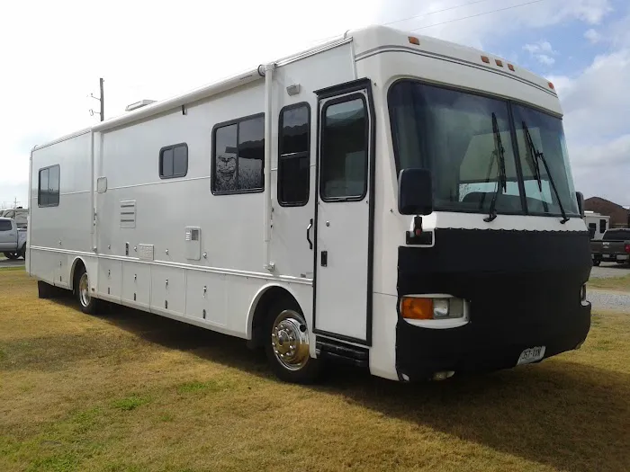 Sonnier Parkside Village Picture 3