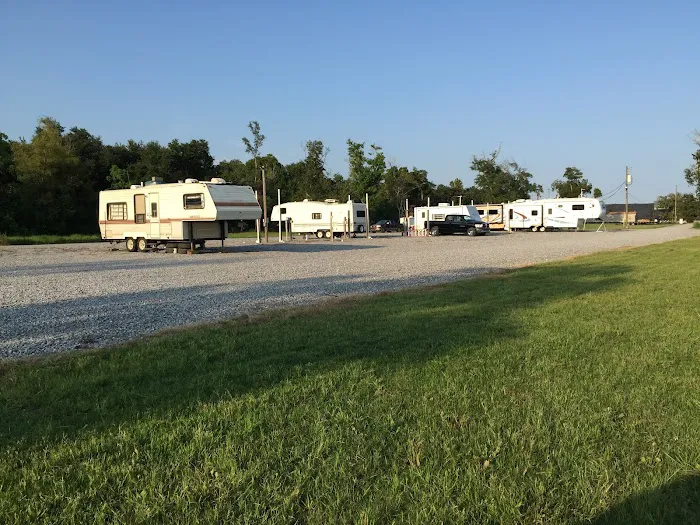 Avary Oaks RV Park Picture 2