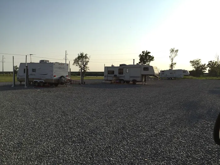 Avary Oaks RV Park Picture 1