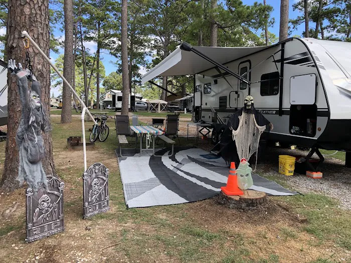 Lakeview Park & Beach Picture 8