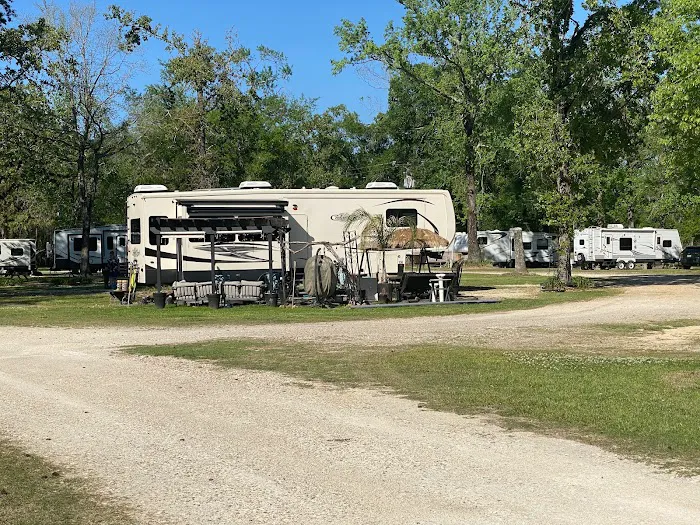 Quiet Oaks RV Park Picture 3