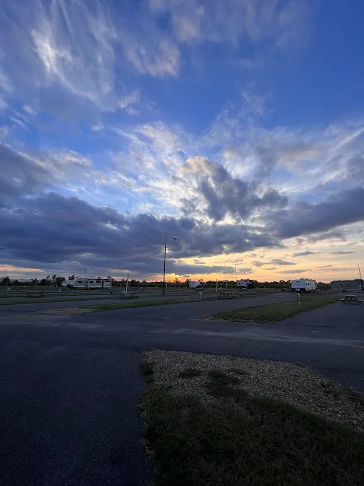 Lake Charles RV Resort by Rjourney Picture 1