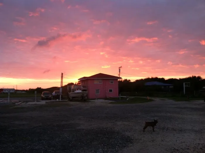 Island House RV Park Picture 1