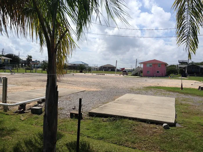 Island House RV Park Picture 6