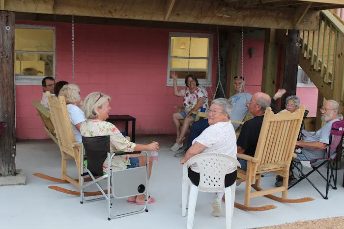 Island House RV Park Picture 8