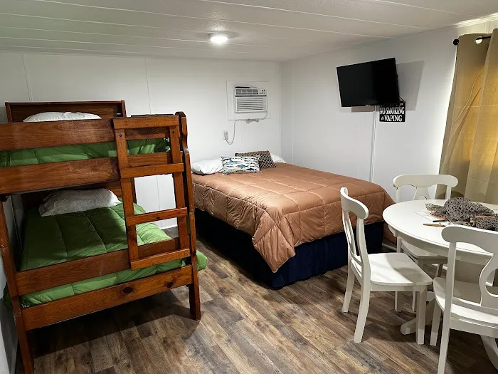 Island Palms RV Park Picture 3