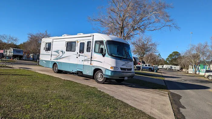 Cypress Bend RV Park Picture 5