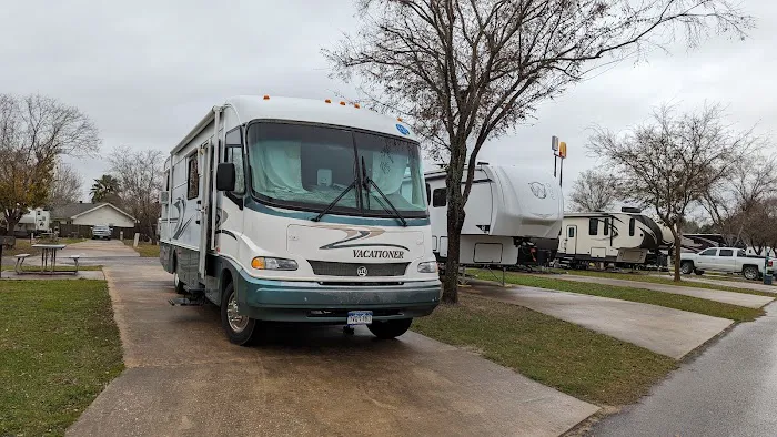 Cypress Bend RV Park Picture 6