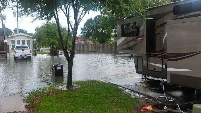 Cypress Bend RV Park Picture 10