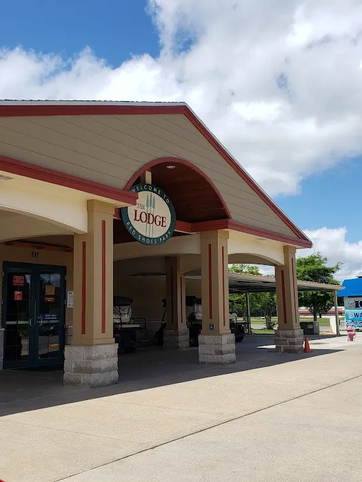 Red Shoes RV Park & Chalets Picture 8