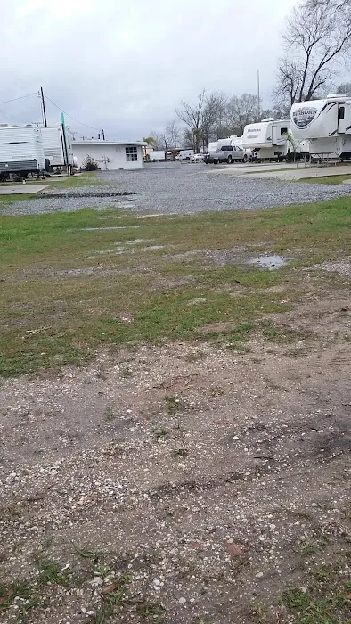 Twelve Palms RV Park Picture 9