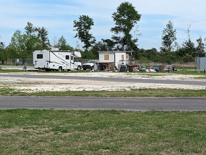 Gates at Mcneese RV Park Picture 4