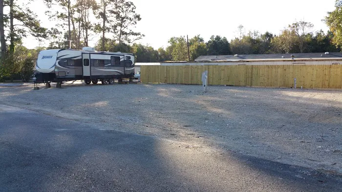 Pin Oak Community Picture 4