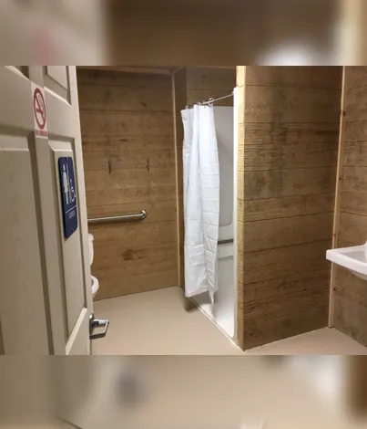 Fish Pond RV Park Picture 4