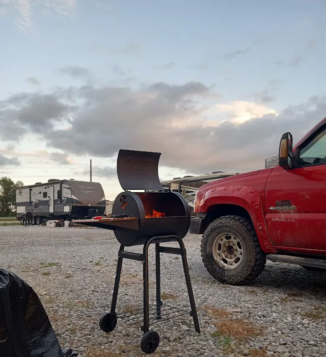 Fish Pond RV Park Picture 3