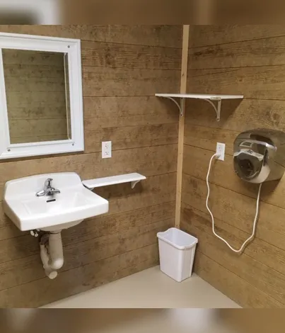 Fish Pond RV Park Picture 1