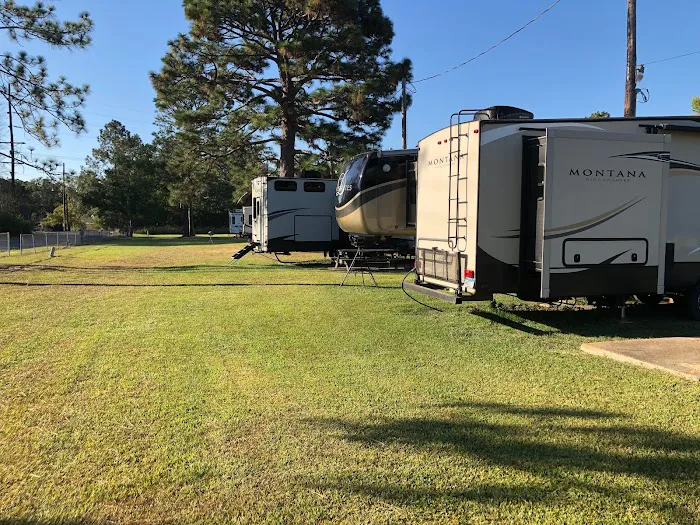 Pine Grove Estates & RV Park Picture 6