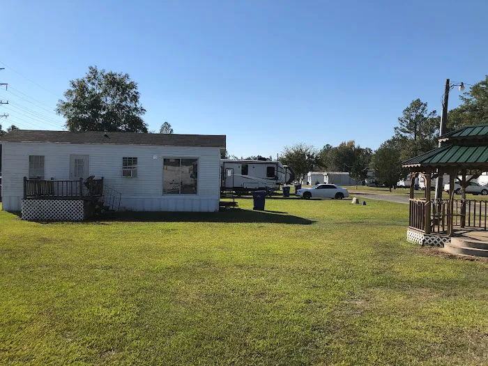 Pine Grove Estates & RV Park Picture 4