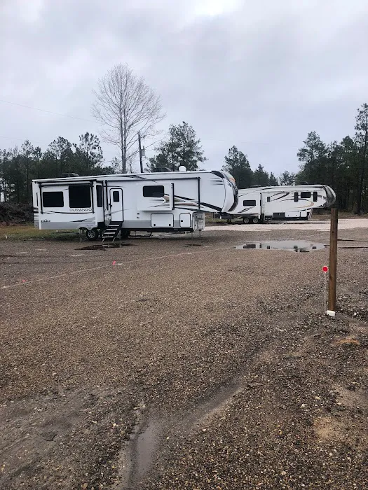 Happy Days RV Resort Picture 3