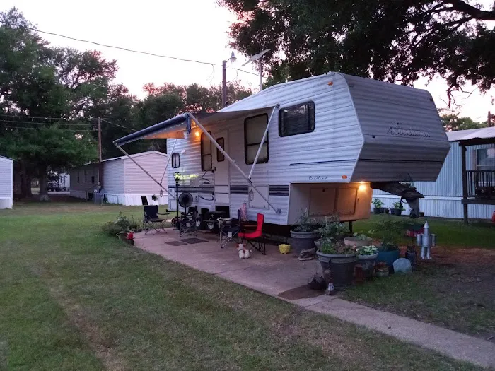 Holliday's Trailer Park and Mini Storage Picture 2