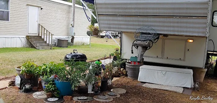 Holliday's Trailer Park and Mini Storage Picture 3