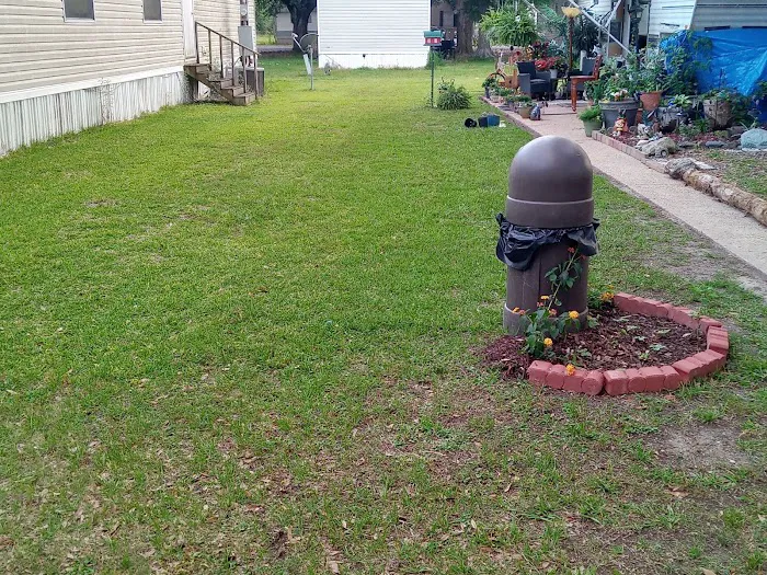 Holliday's Trailer Park and Mini Storage Picture 6