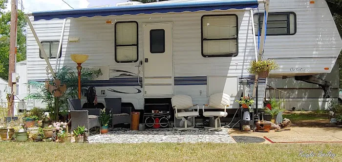 Holliday's Trailer Park and Mini Storage Picture 7