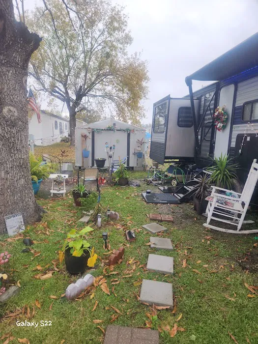 Carlyss Acres Mobile Home Park Picture 1