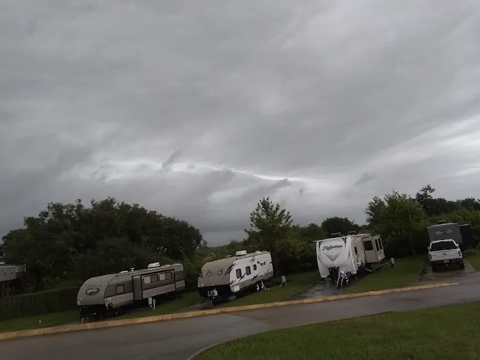 Choupique RV Park Picture 4