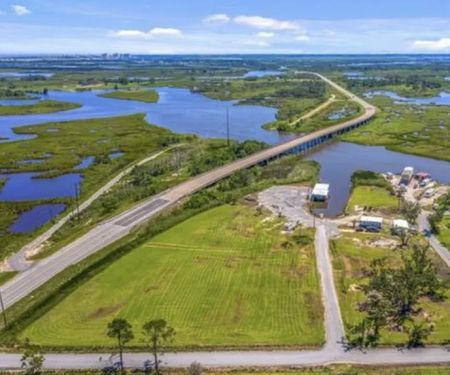 Bayou Oaks Resort & Marina