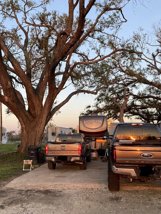 Hebert Estates Mobile Home & RV Park Picture 3