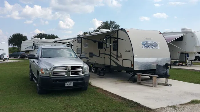 Channelview RV Park Picture 1