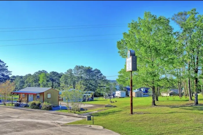 K&M Lake Rentals RV Park & Cabins Picture 1