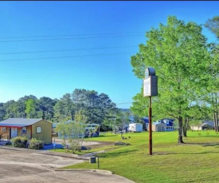 K&M Lake Rentals RV Park & Cabins