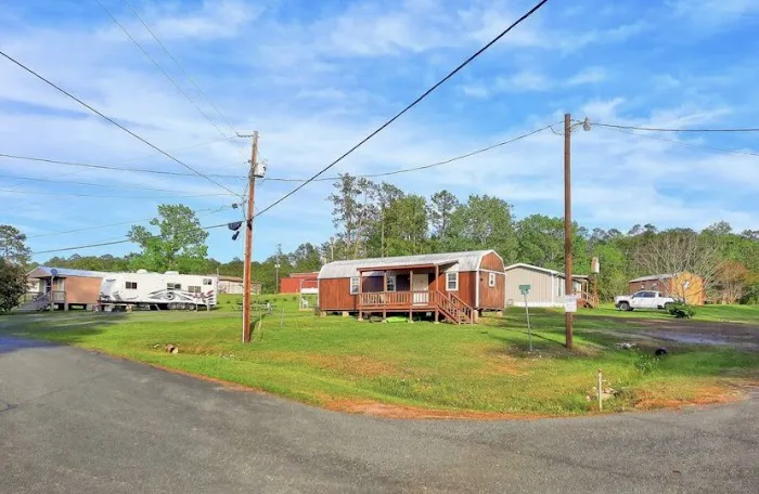 K&M Lake Rentals RV Park & Cabins Picture 6