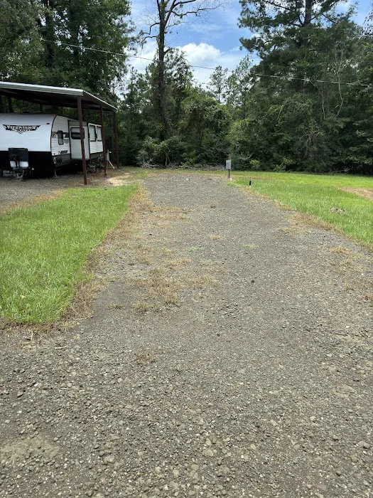 Fishin' Time RV Park Picture 4